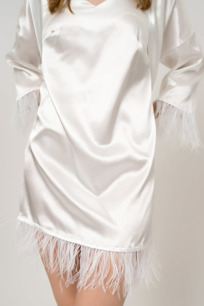 Loveie-White Nightgown and Robe Set